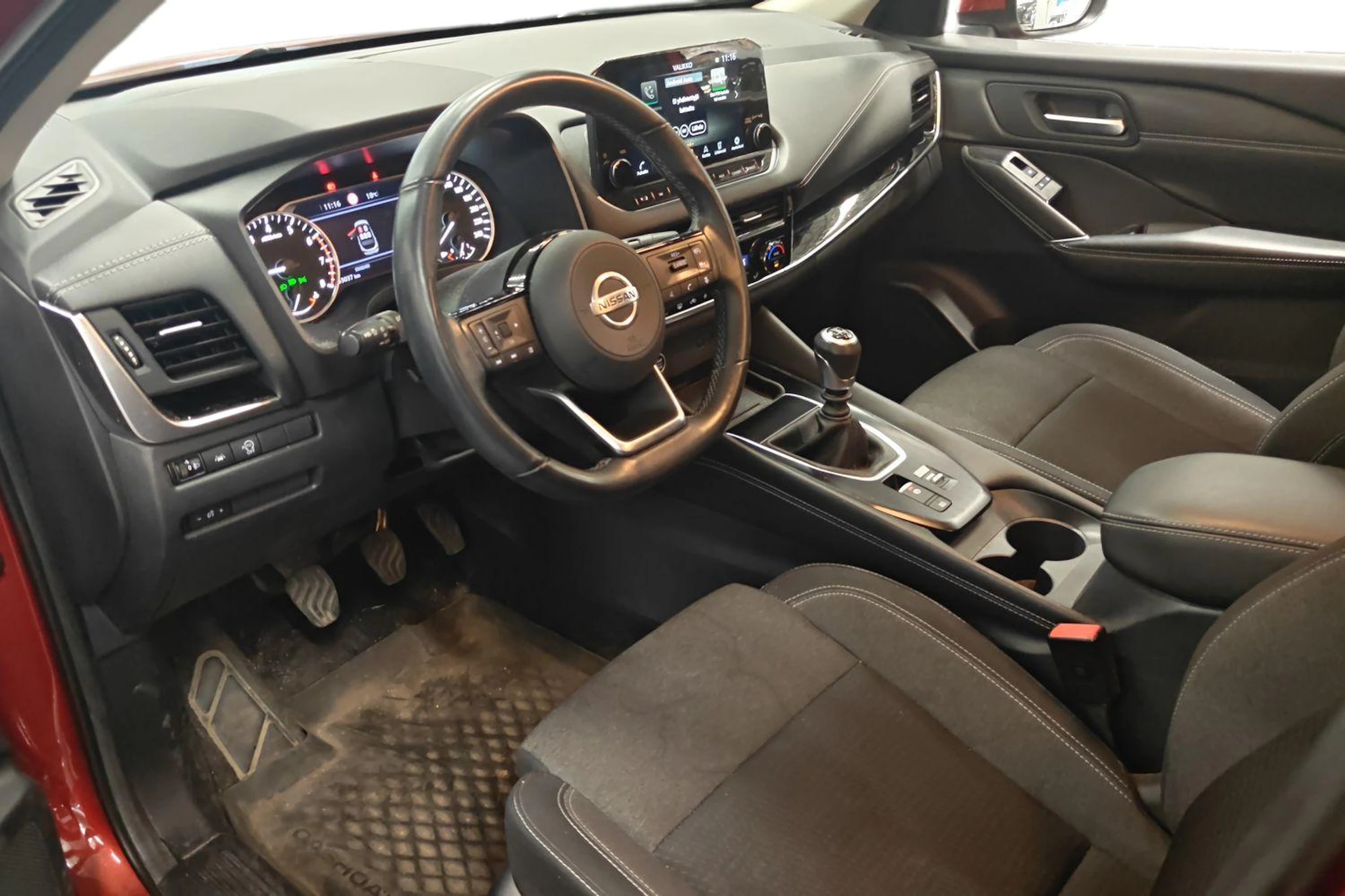 punainen Nissan Qashqai 2023 kuva 3.