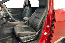 Punainen Nissan Qashqai 2024 kuva 7.
