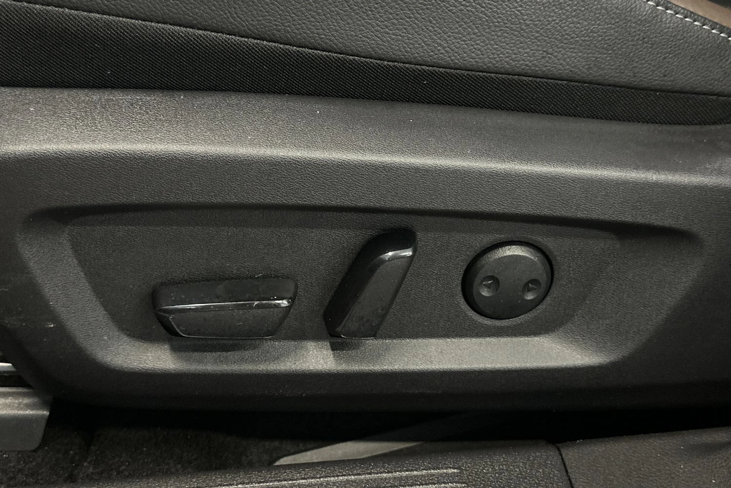Punainen Nissan Qashqai 2024 kuva 15.