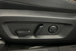 Punainen Nissan Qashqai 2024 kuva 15.