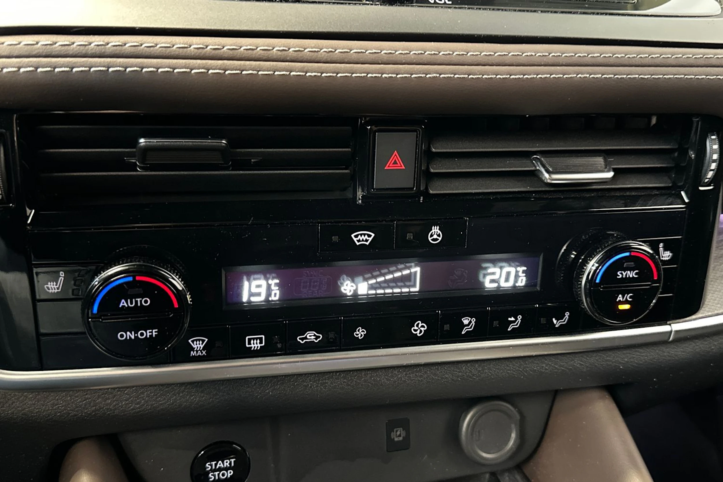 Punainen Nissan Qashqai 2024 kuva 21.