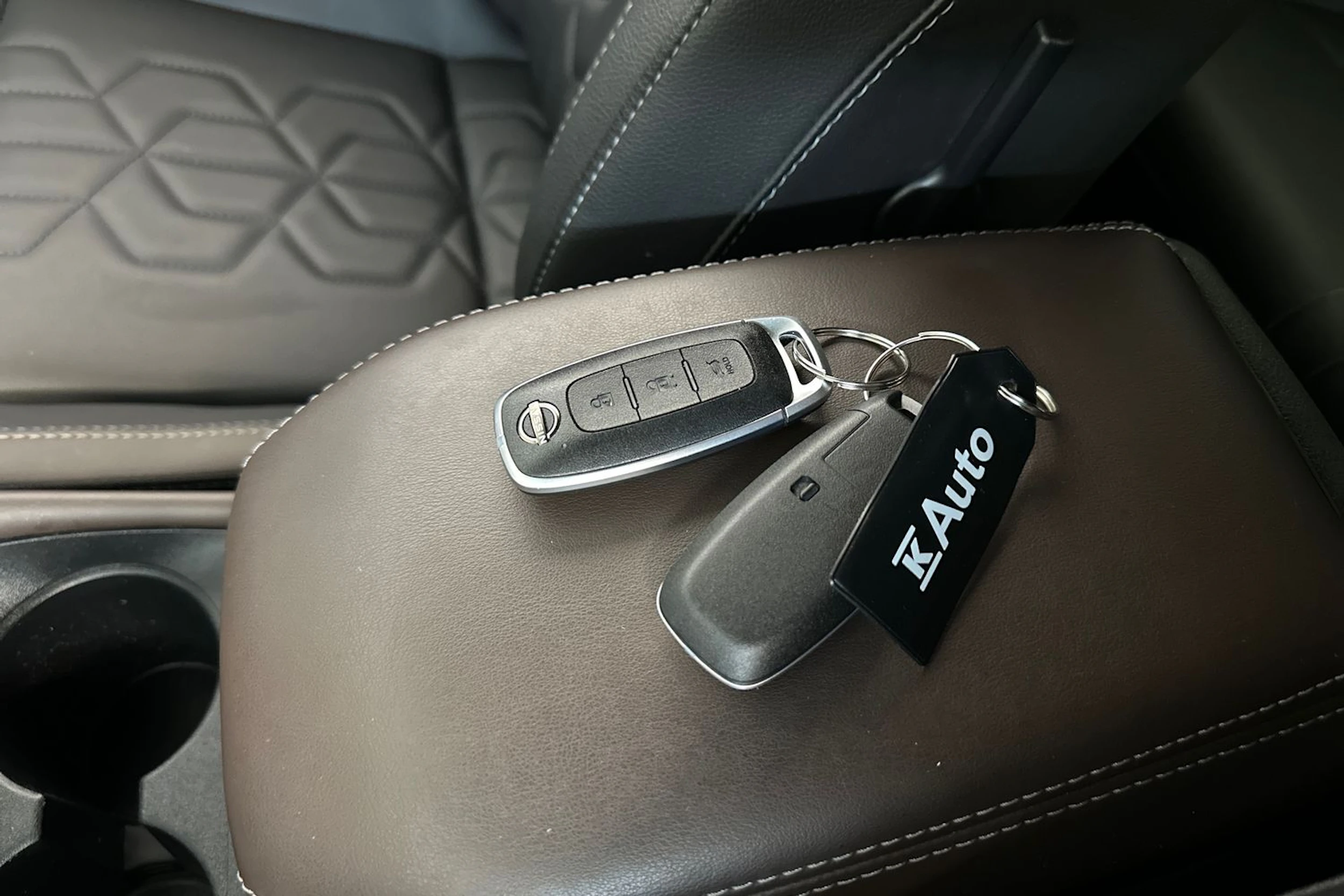 Punainen Nissan Qashqai 2024 kuva 28.