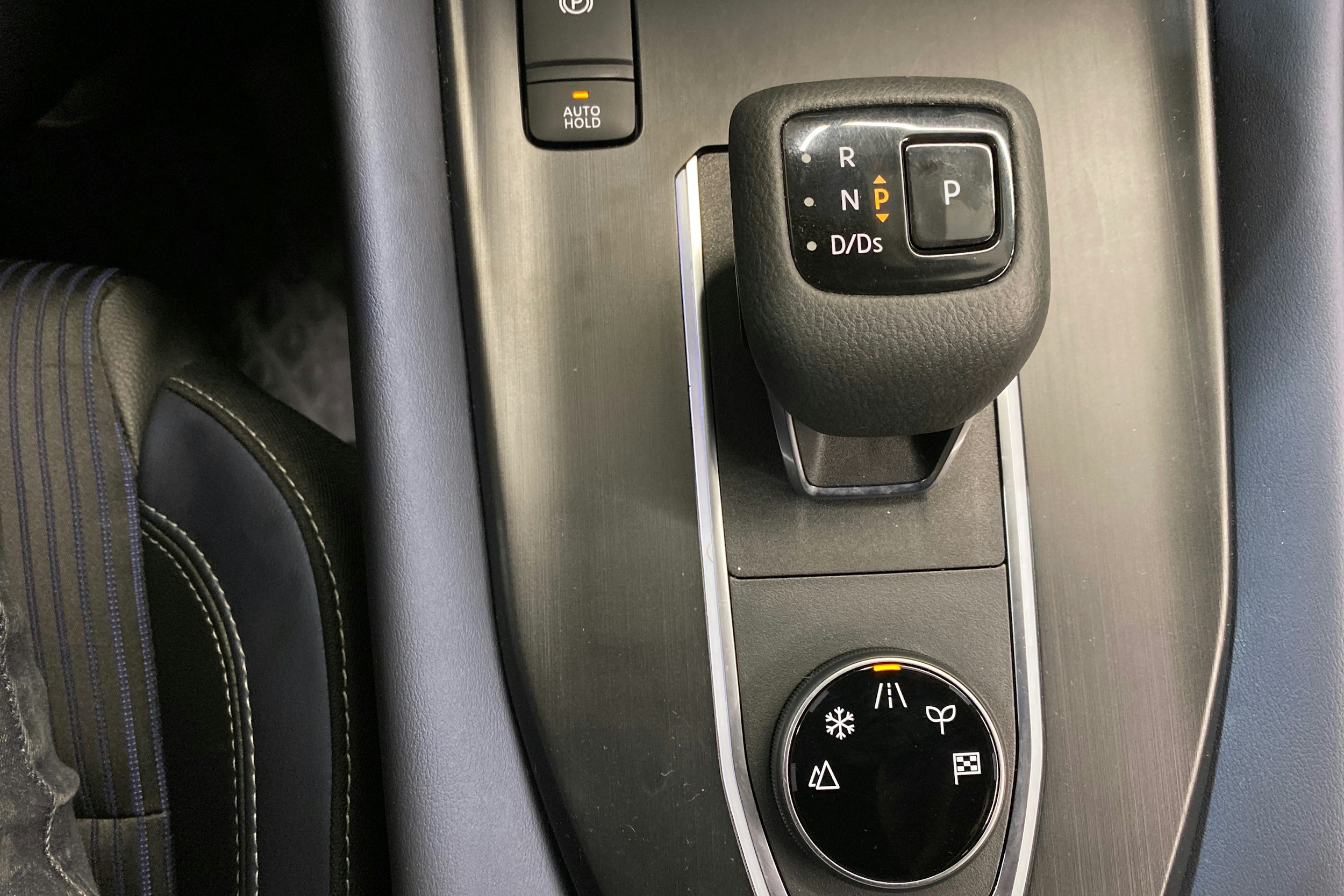 Sininen Nissan Qashqai 2024 kuva 28.