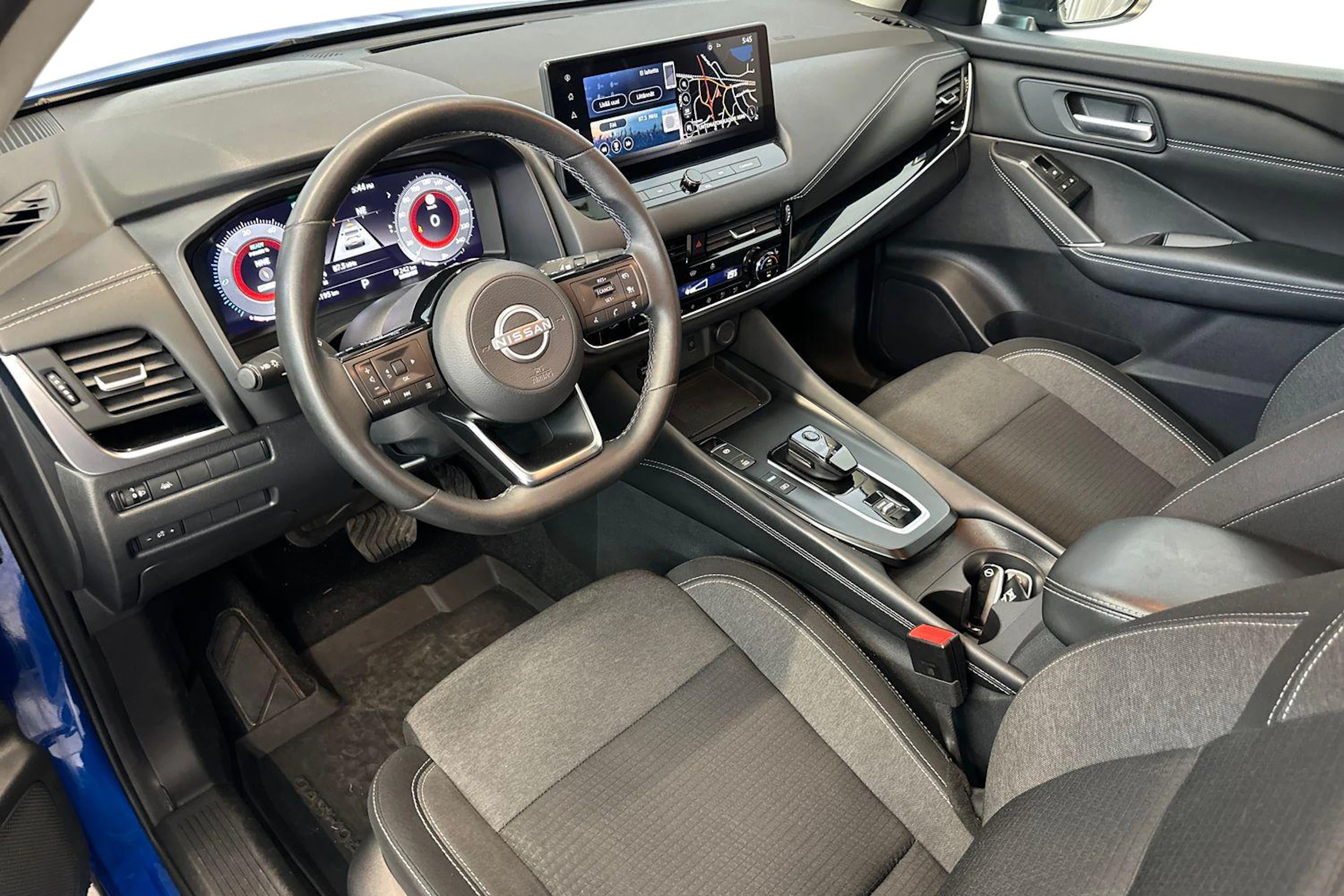 sininen Nissan Qashqai 2024 kuva 6.
