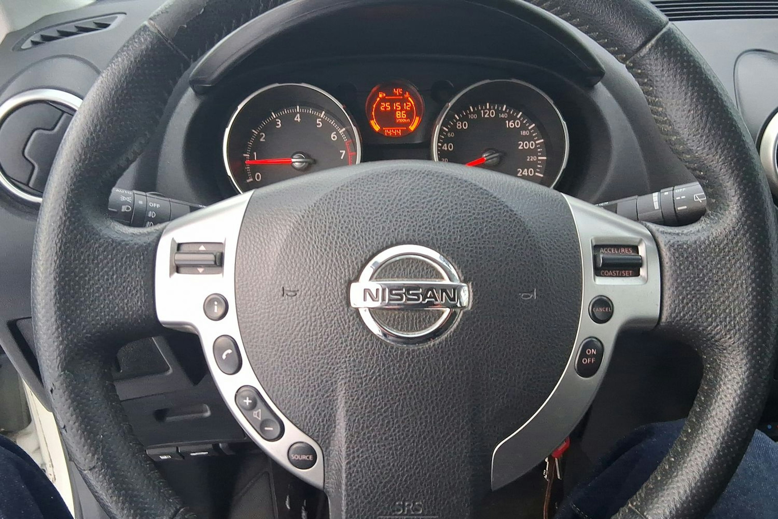 valkoinen Nissan Qashqai+2 2008 kuva 18.