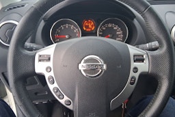 valkoinen Nissan Qashqai+2 2008 kuva 18.