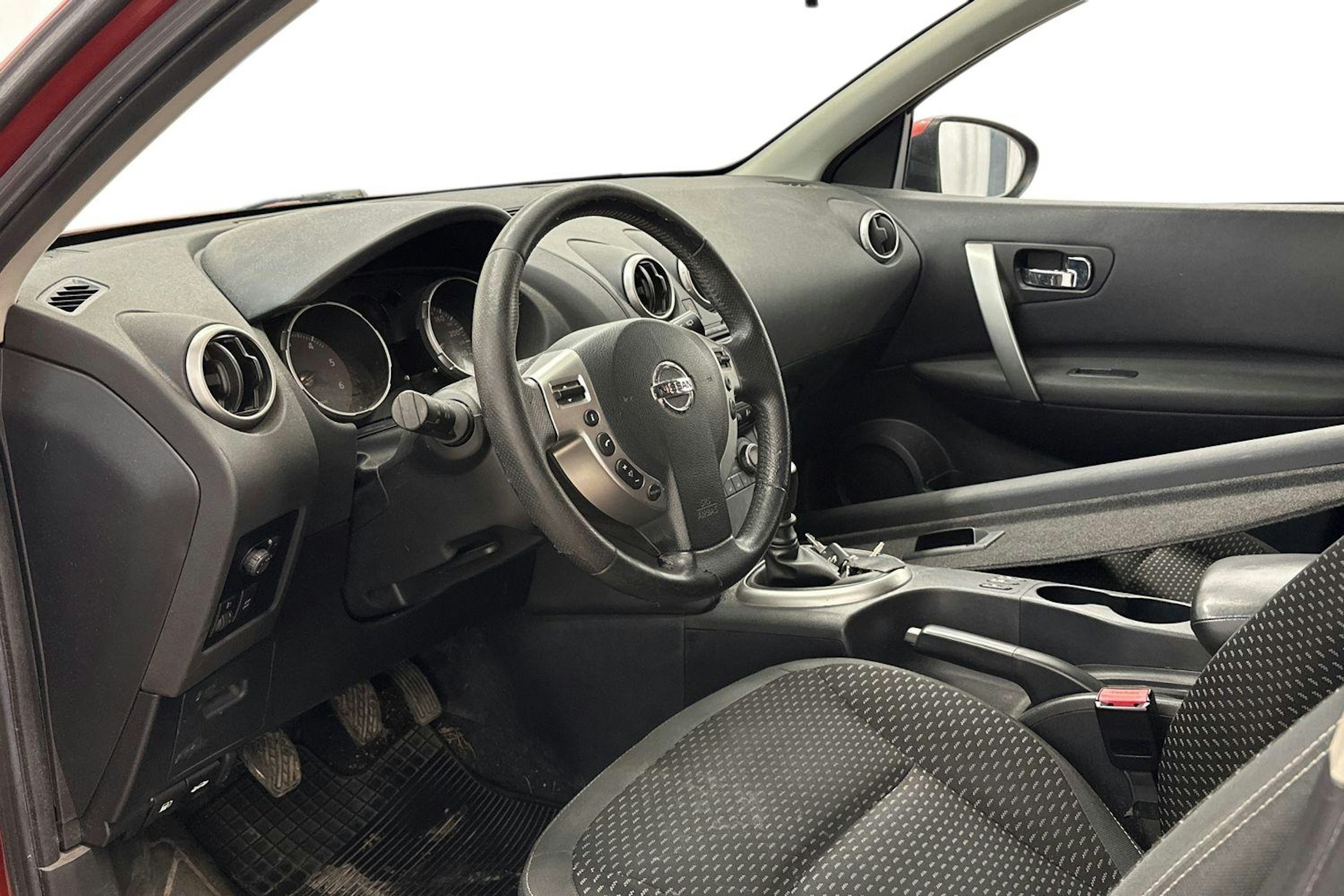 Punainen Nissan Qashqai+2 2009 kuva 7.
