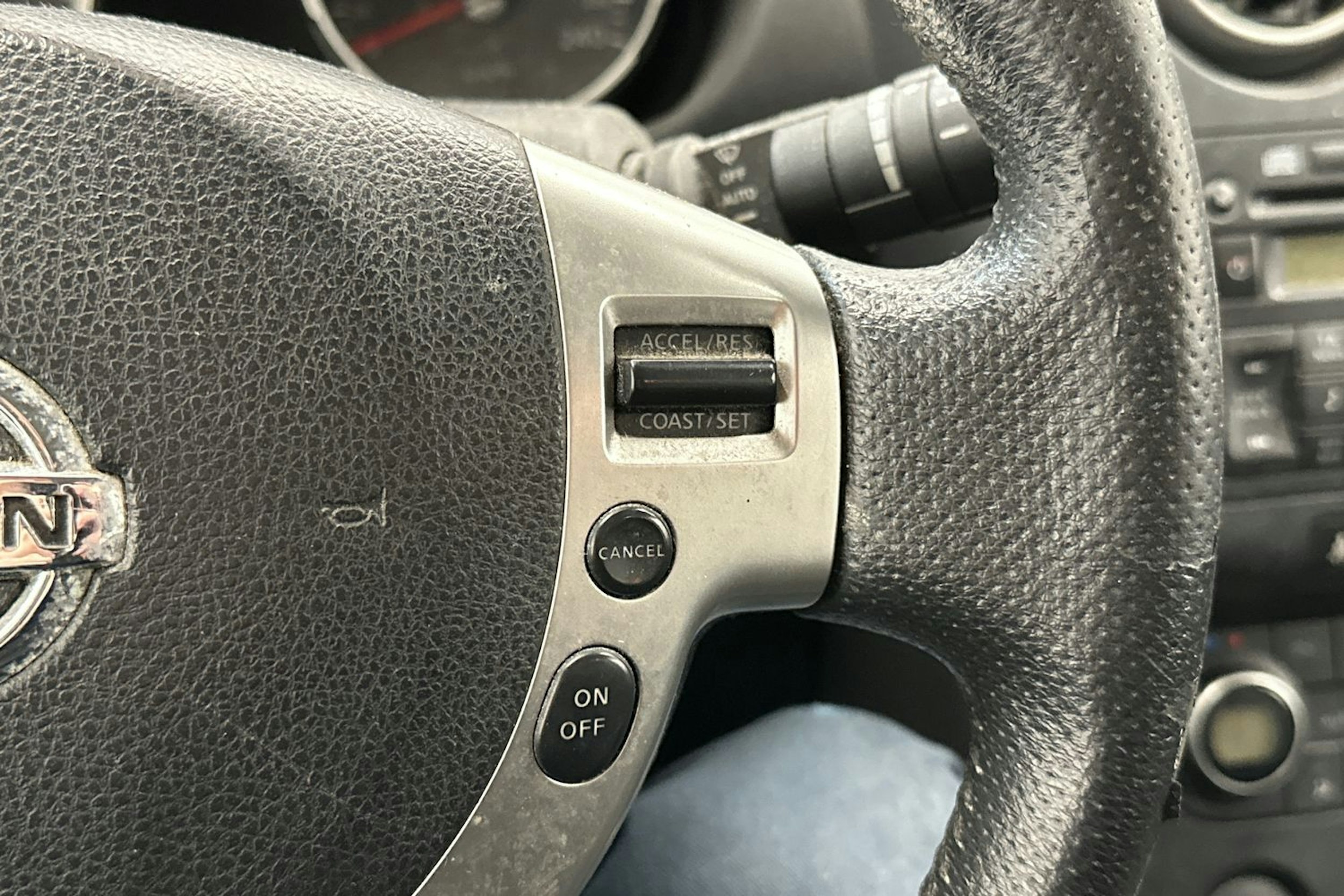 Punainen Nissan Qashqai+2 2009 kuva 15.