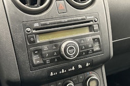 Punainen Nissan Qashqai+2 2009 kuva 16.