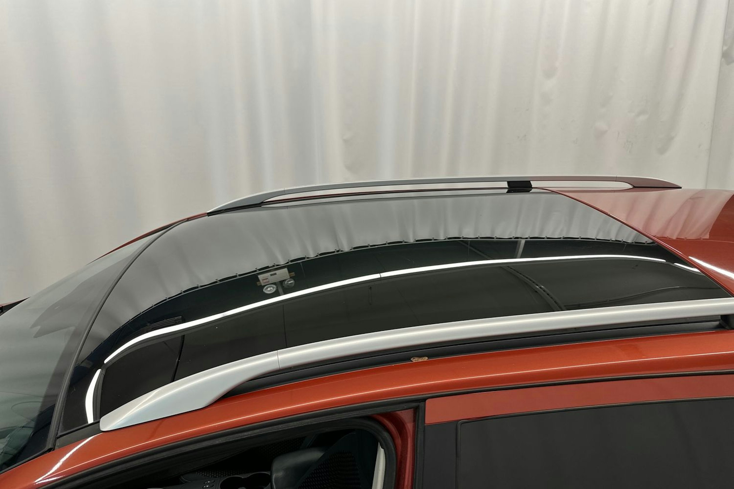 Punainen Nissan Qashqai+2 2009 kuva 19.