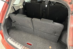 Punainen Nissan Qashqai+2 2009 kuva 24.