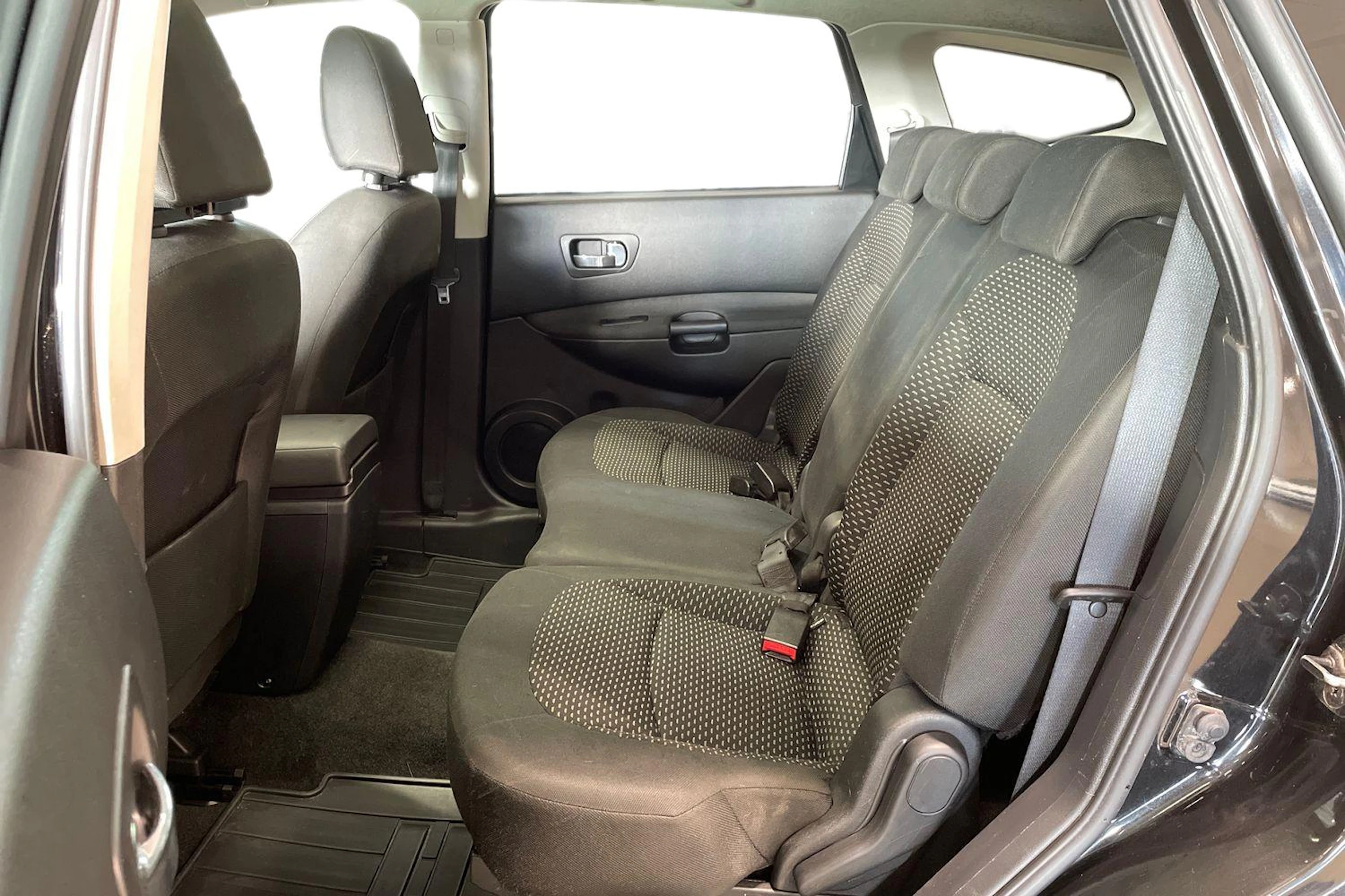 musta Nissan Qashqai+2 2009 kuva 8.