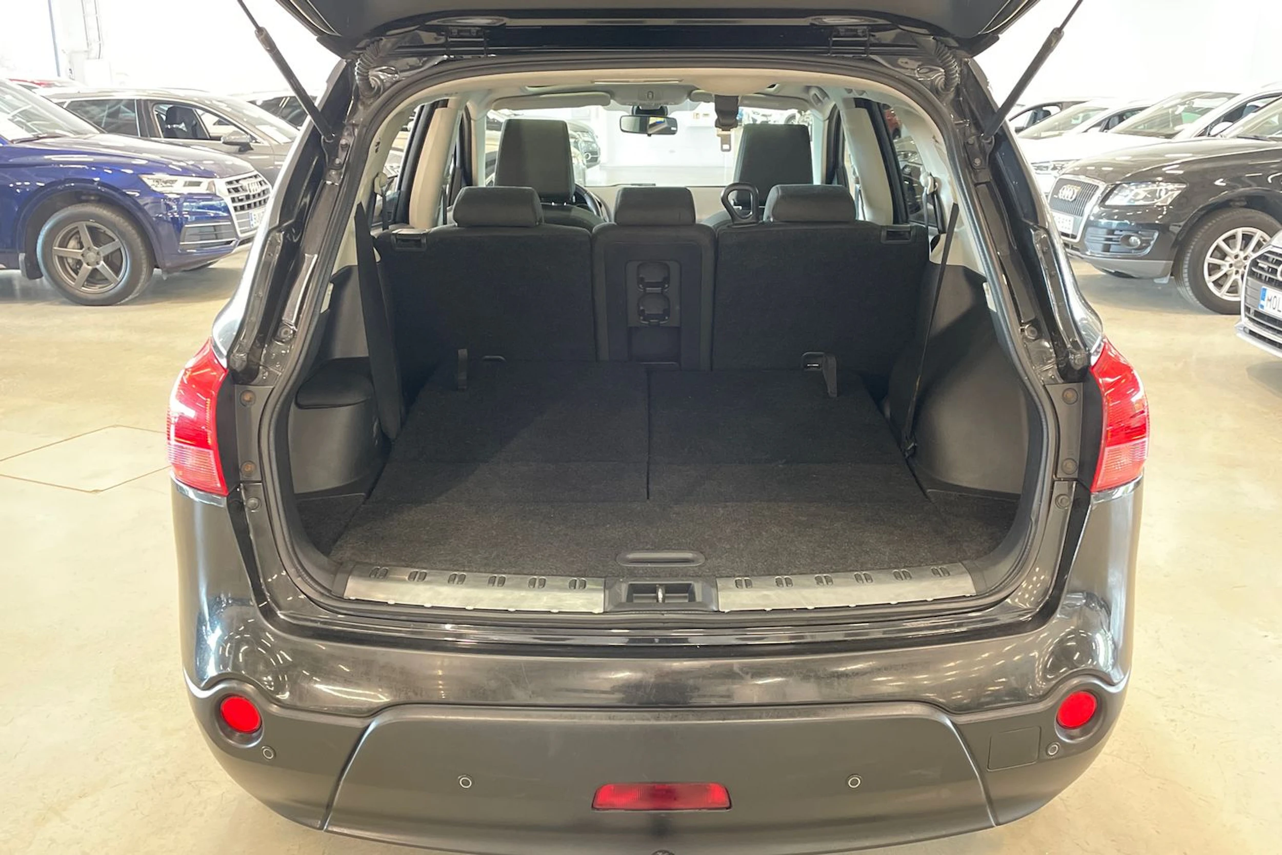 musta Nissan Qashqai+2 2009 kuva 22.