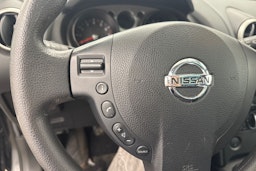 Musta Nissan Qashqai+2 2010 kuva 16.