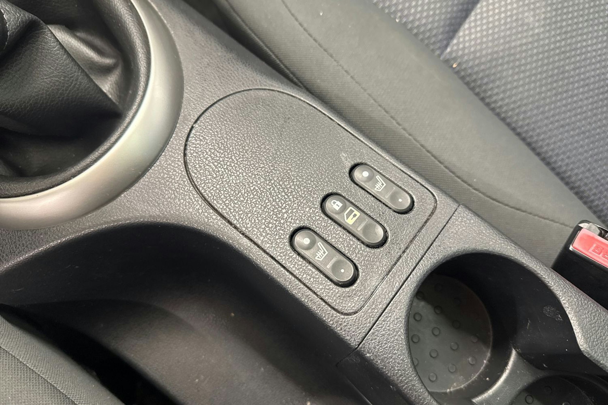 Musta Nissan Qashqai+2 2010 kuva 18.