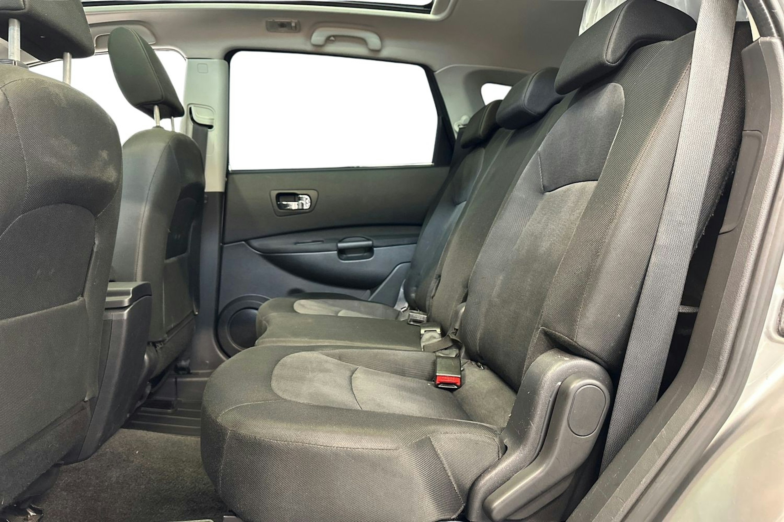Hopea Nissan Qashqai+2 2010 kuva 10.