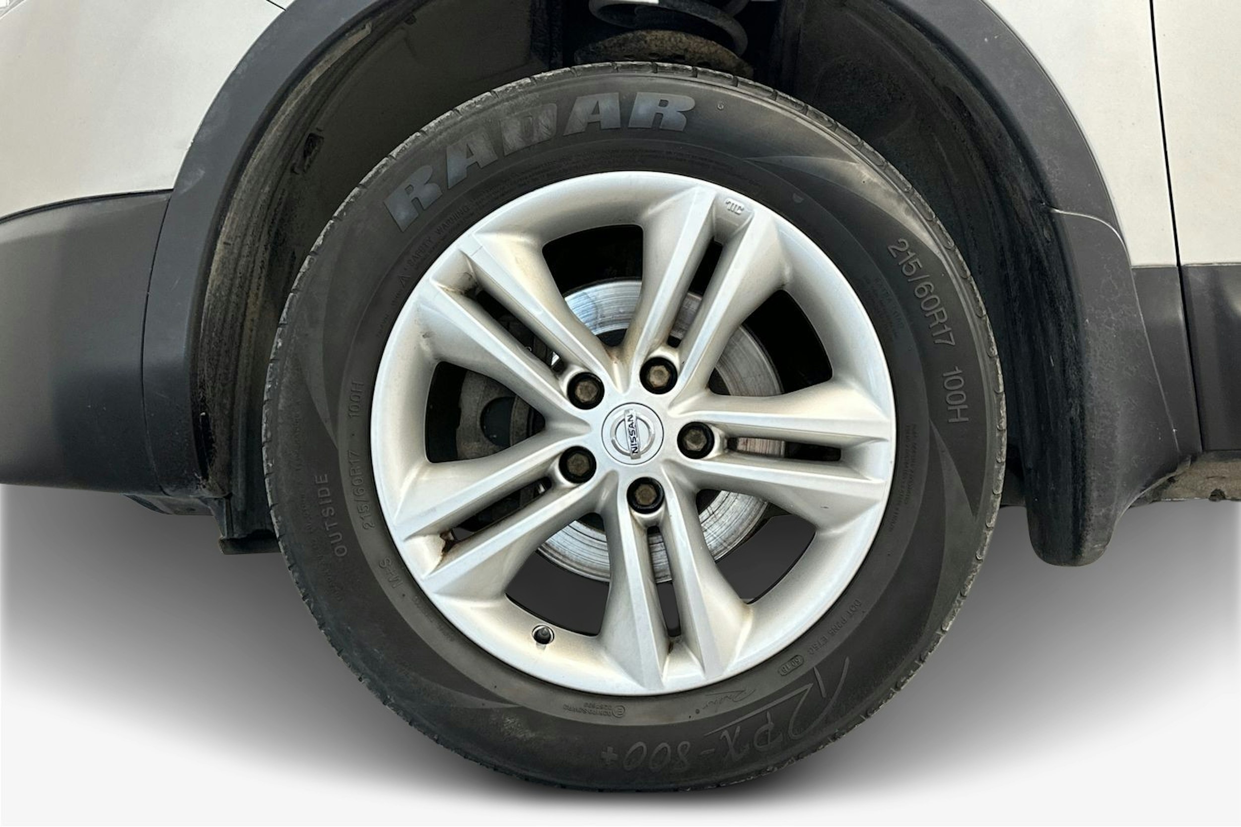Hopea Nissan Qashqai+2 2010 kuva 11.