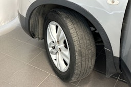 Hopea Nissan Qashqai+2 2010 kuva 13.