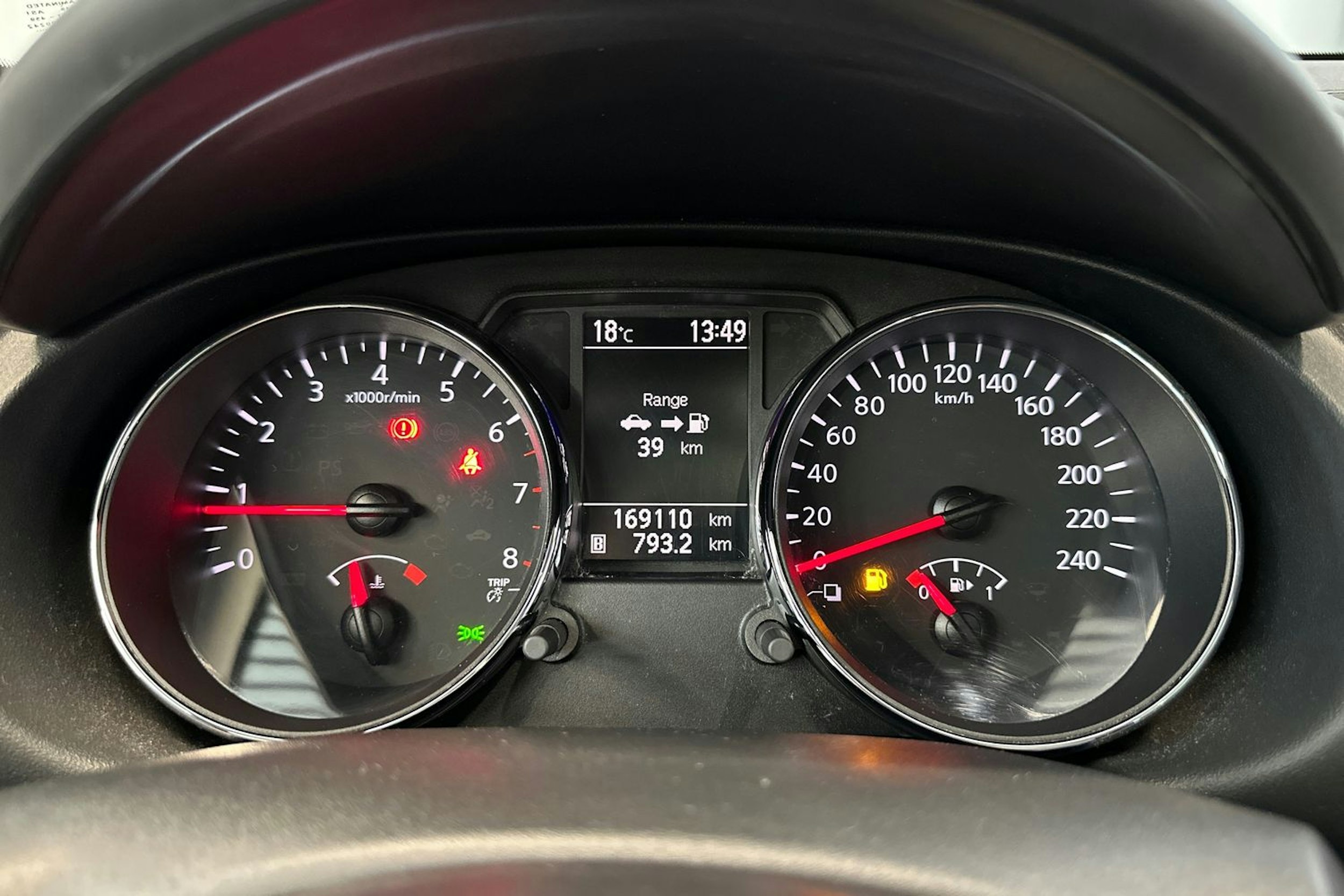 Hopea Nissan Qashqai+2 2010 kuva 20.