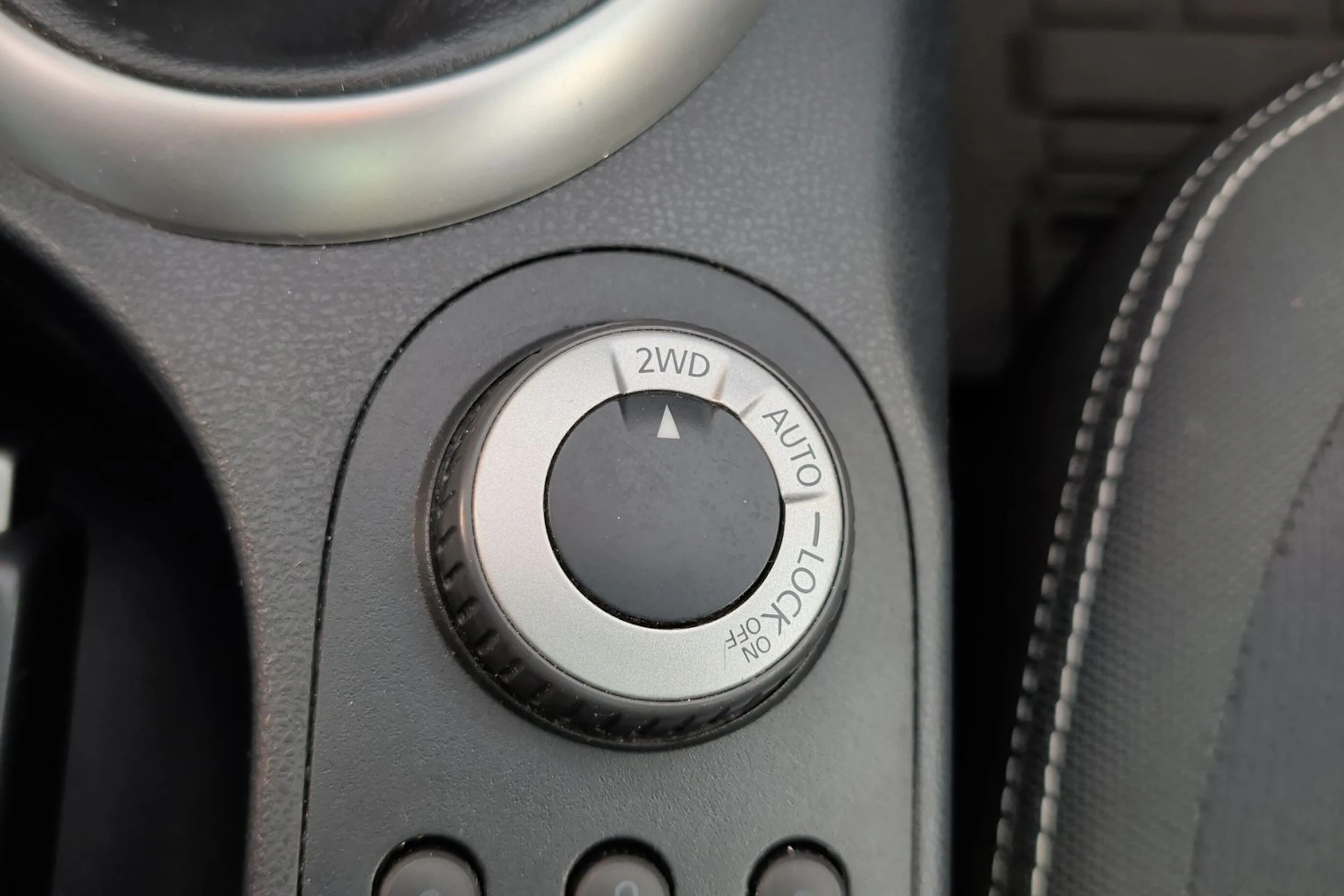 musta Nissan Qashqai+2 2010 kuva 16.