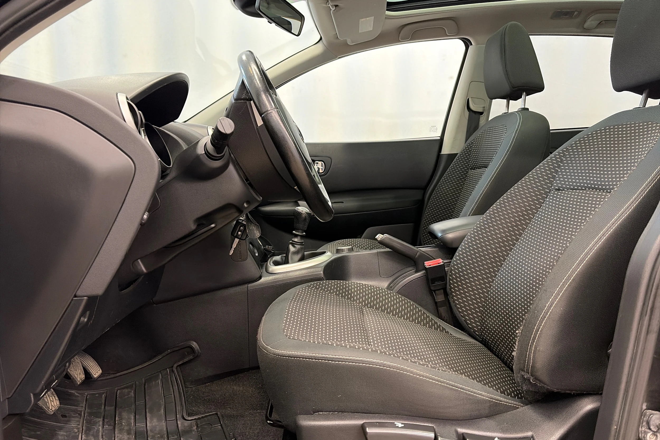 musta Nissan Qashqai+2 2010 kuva 15.