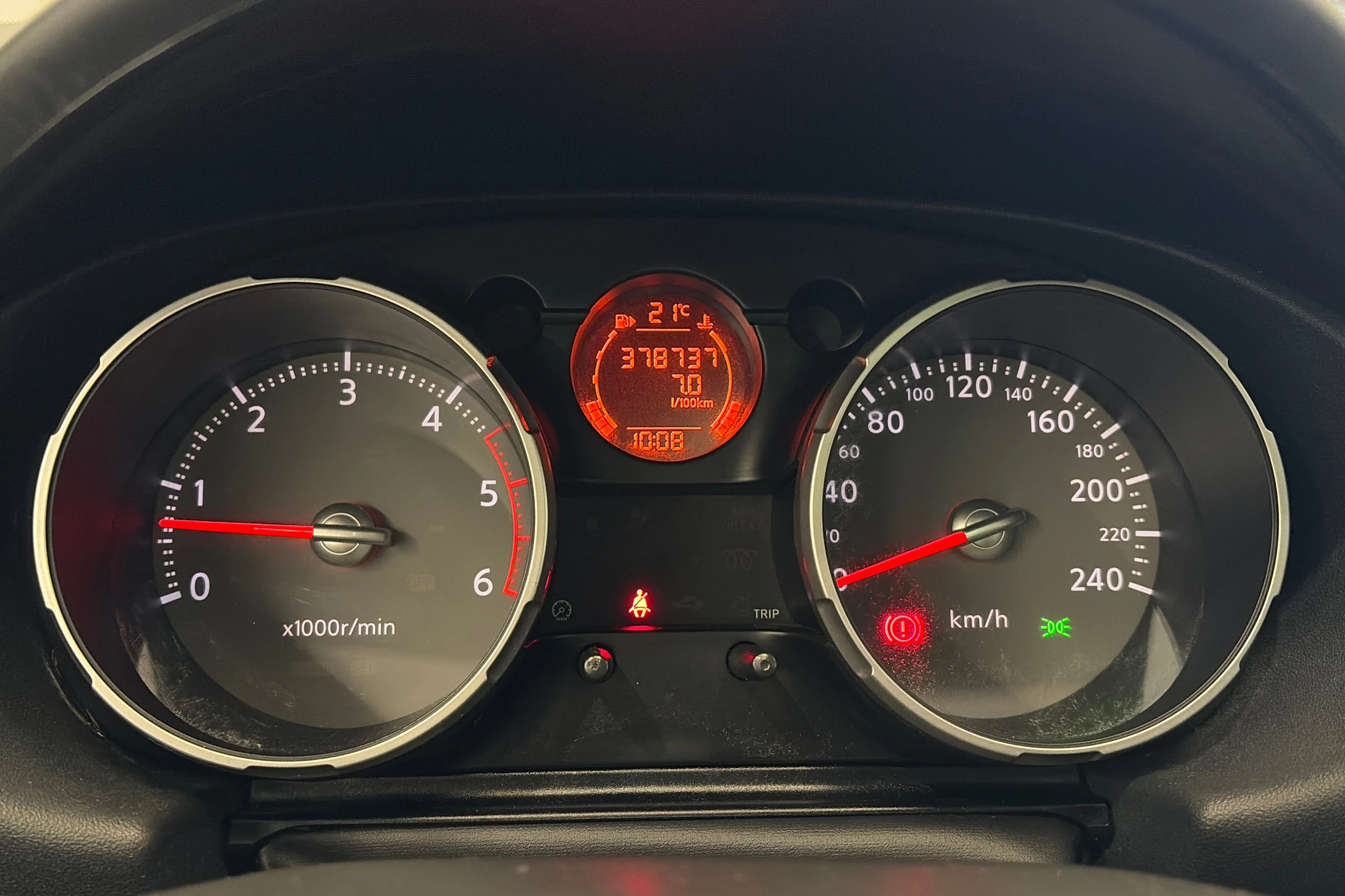 musta Nissan Qashqai+2 2010 kuva 18.