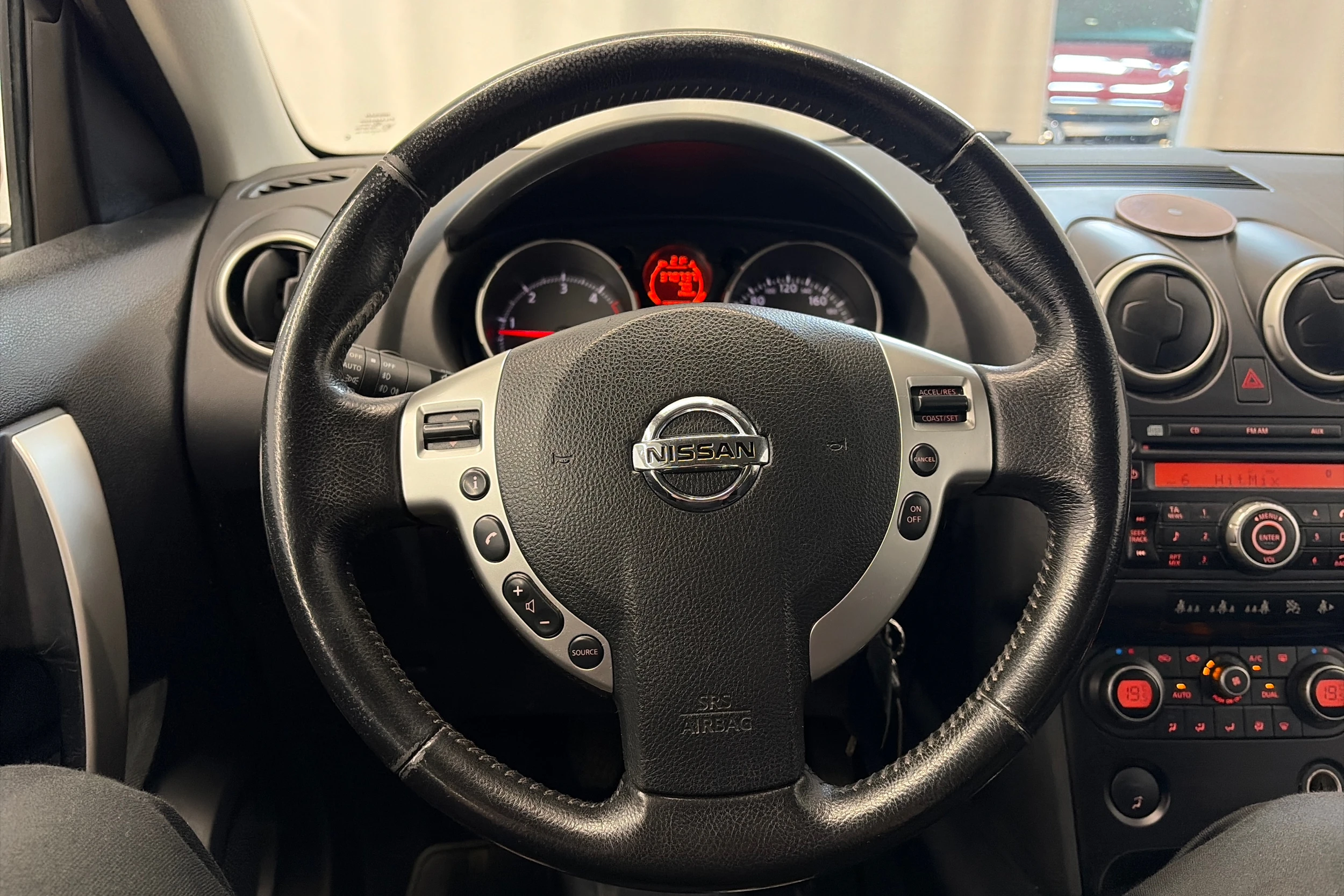 musta Nissan Qashqai+2 2010 kuva 19.