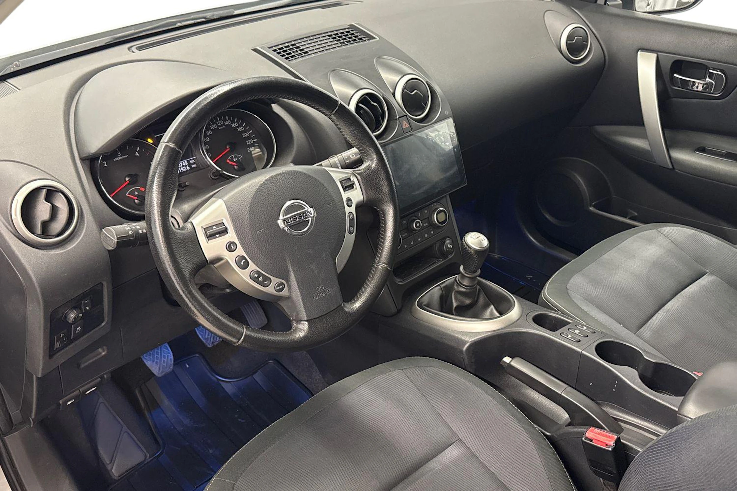 hopea Nissan Qashqai+2 2010 kuva 8.