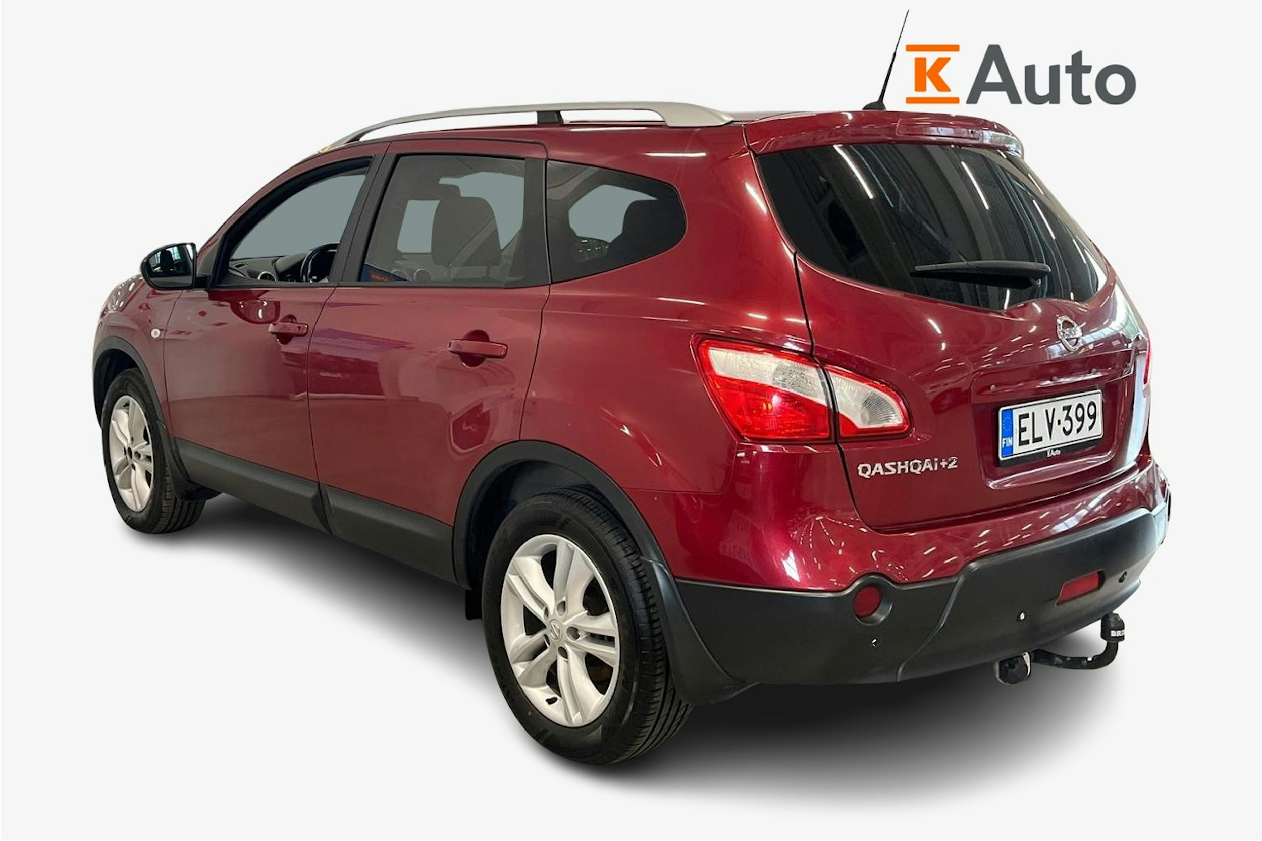 punainen Nissan Qashqai+2 2011 kuva 2.