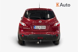 punainen Nissan Qashqai+2 2011 kuva 3.