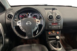 punainen Nissan Qashqai+2 2011 kuva 7.