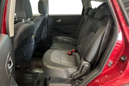 punainen Nissan Qashqai+2 2011 kuva 8.