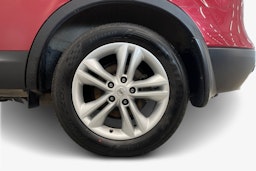 punainen Nissan Qashqai+2 2011 kuva 9.
