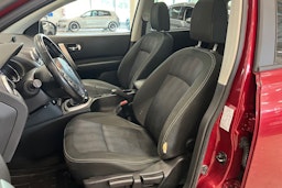 punainen Nissan Qashqai+2 2011 kuva 11.