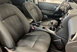 punainen Nissan Qashqai+2 2011 kuva 13.