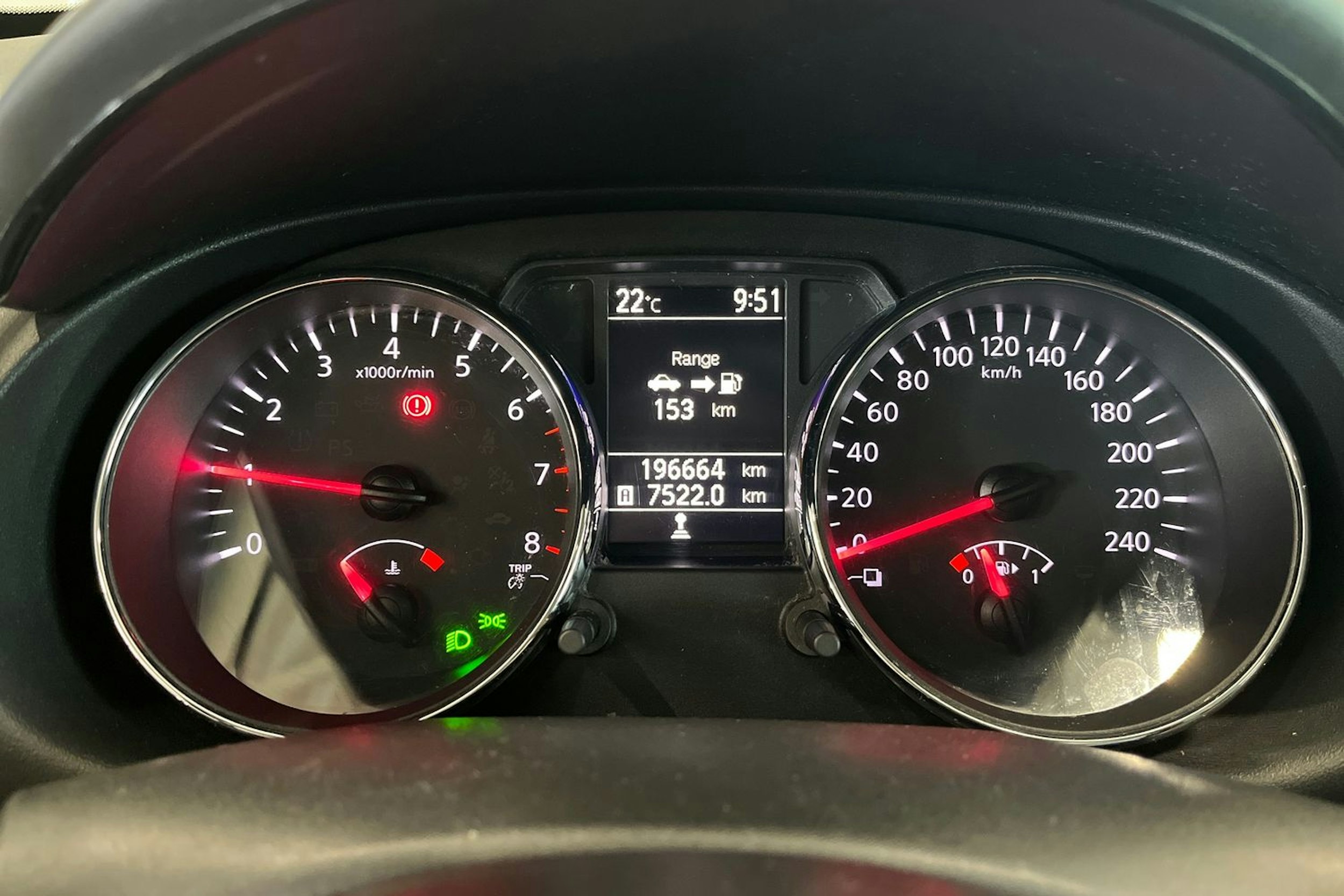 punainen Nissan Qashqai+2 2011 kuva 15.