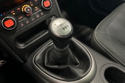 punainen Nissan Qashqai+2 2011 kuva 18.