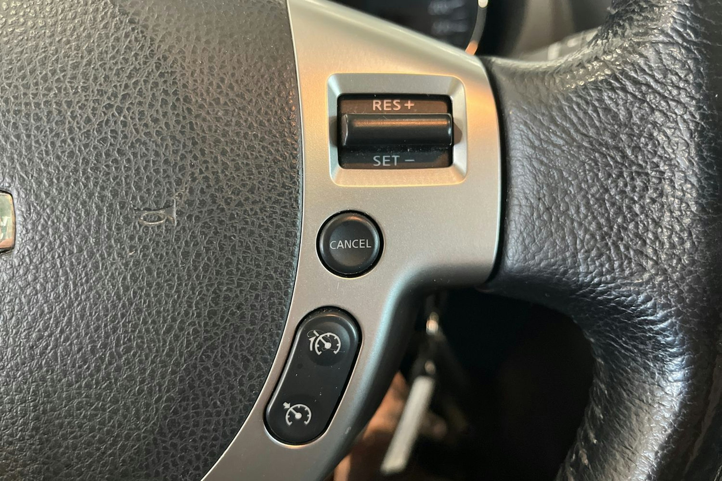 punainen Nissan Qashqai+2 2011 kuva 20.