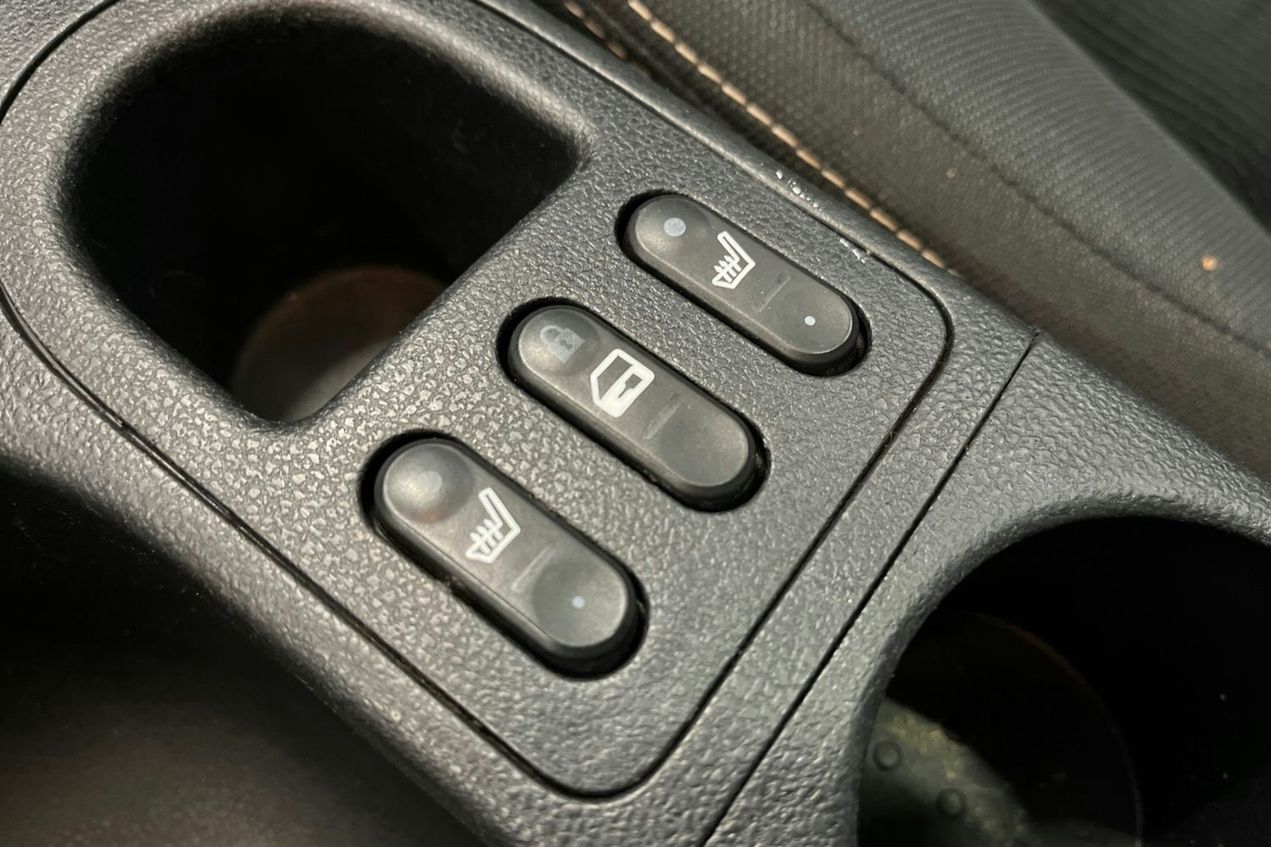 punainen Nissan Qashqai+2 2011 kuva 22.