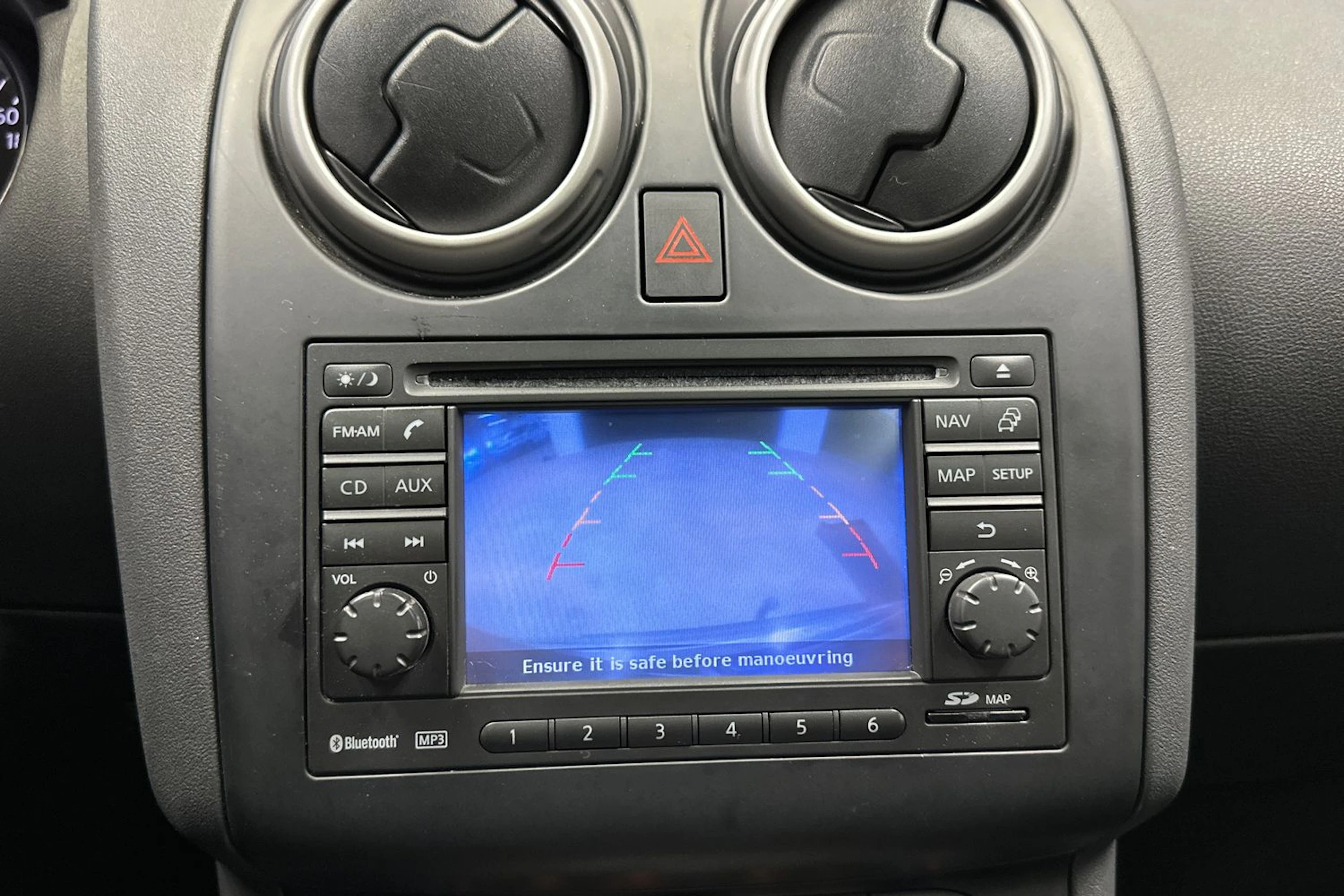 harmaa Nissan Qashqai+2 2011 kuva 17.