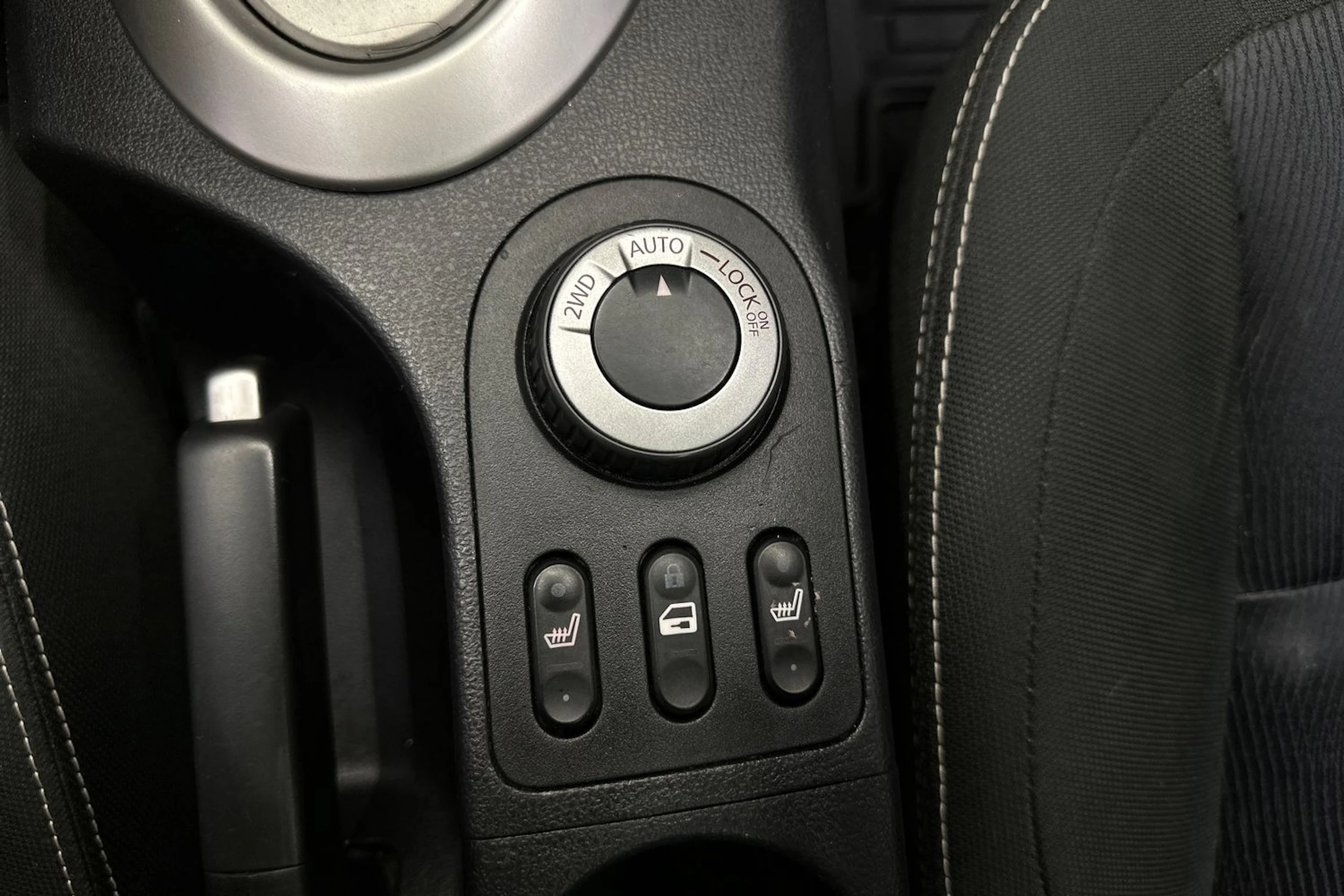 harmaa Nissan Qashqai+2 2011 kuva 21.