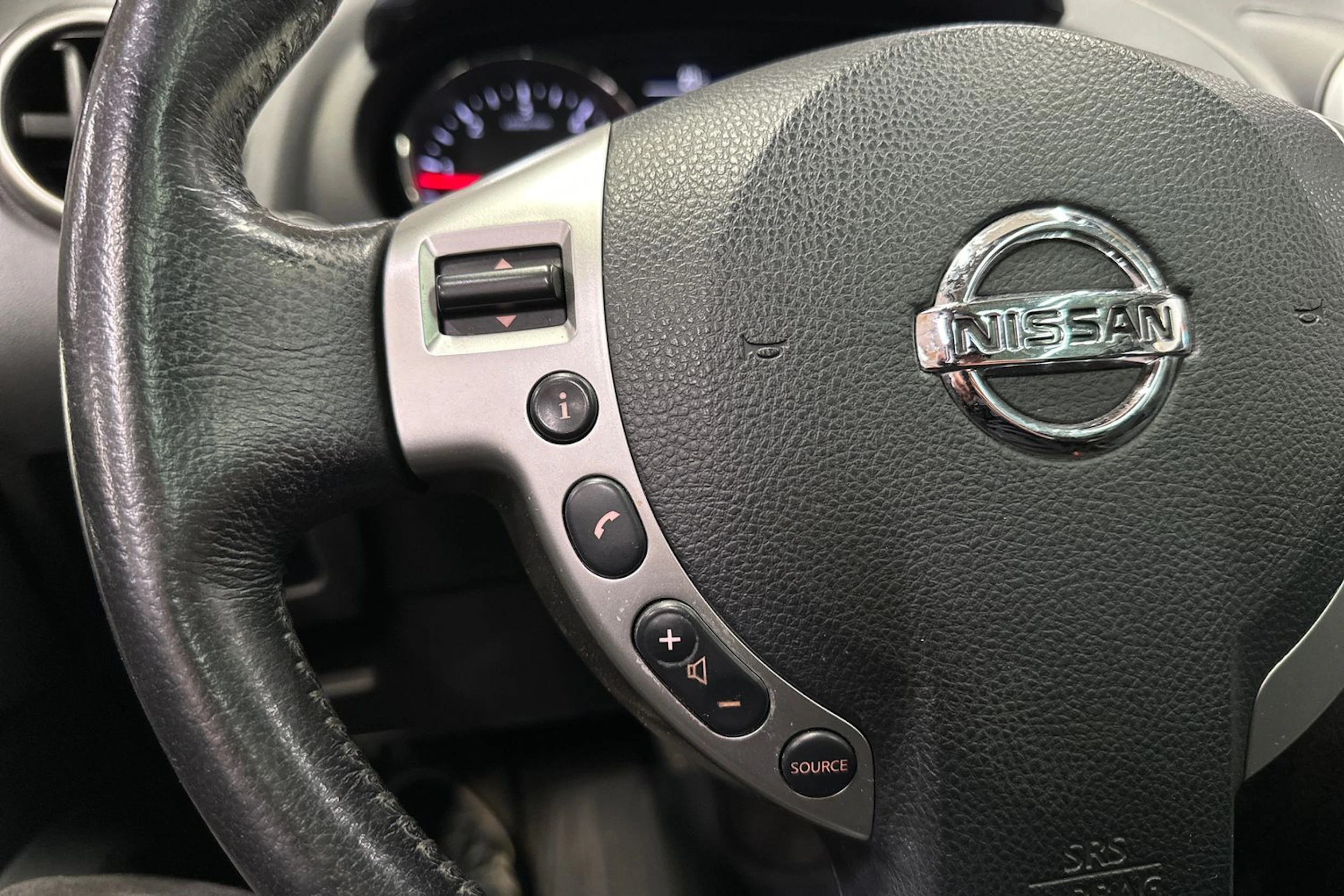 harmaa Nissan Qashqai+2 2011 kuva 24.