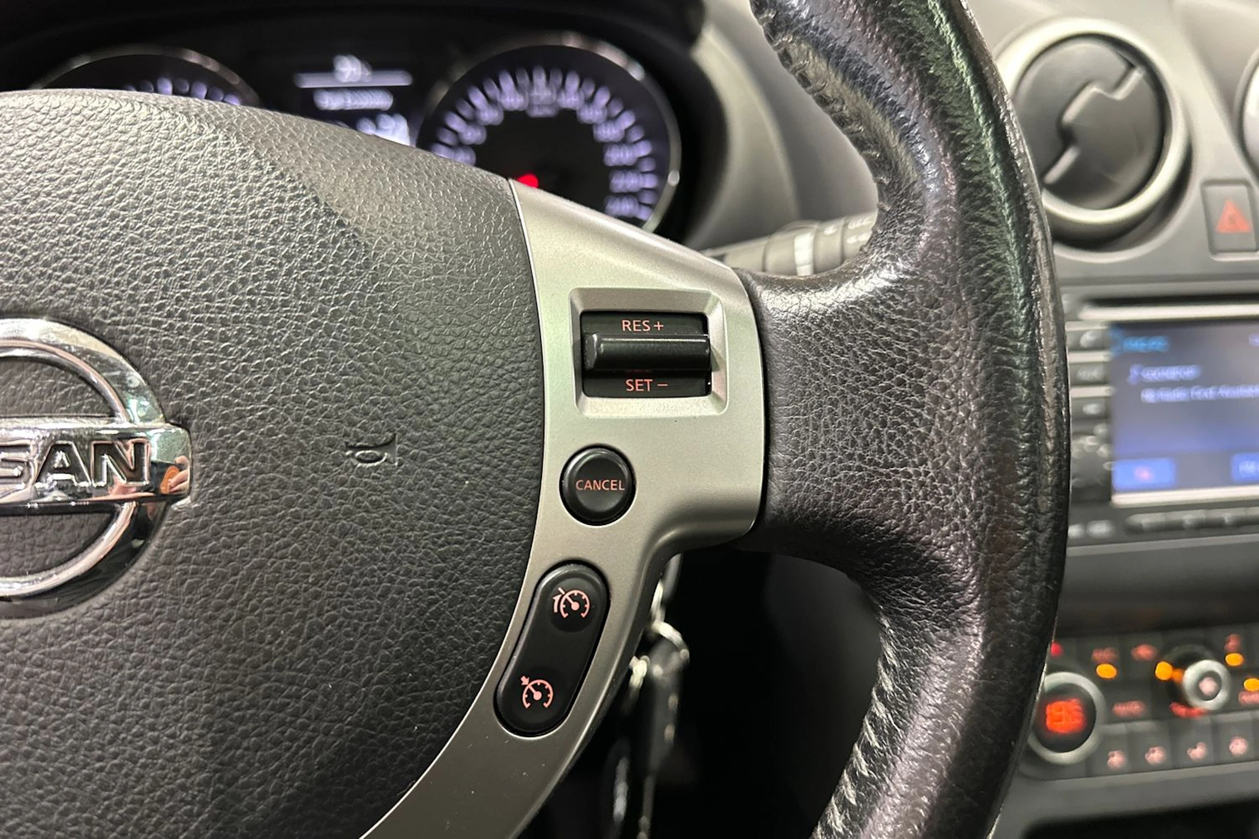 harmaa Nissan Qashqai+2 2011 kuva 25.