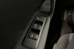 harmaa Nissan Qashqai+2 2011 kuva 26.