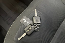 harmaa Nissan Qashqai+2 2011 kuva 27.