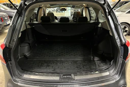 harmaa Nissan Qashqai+2 2011 kuva 29.