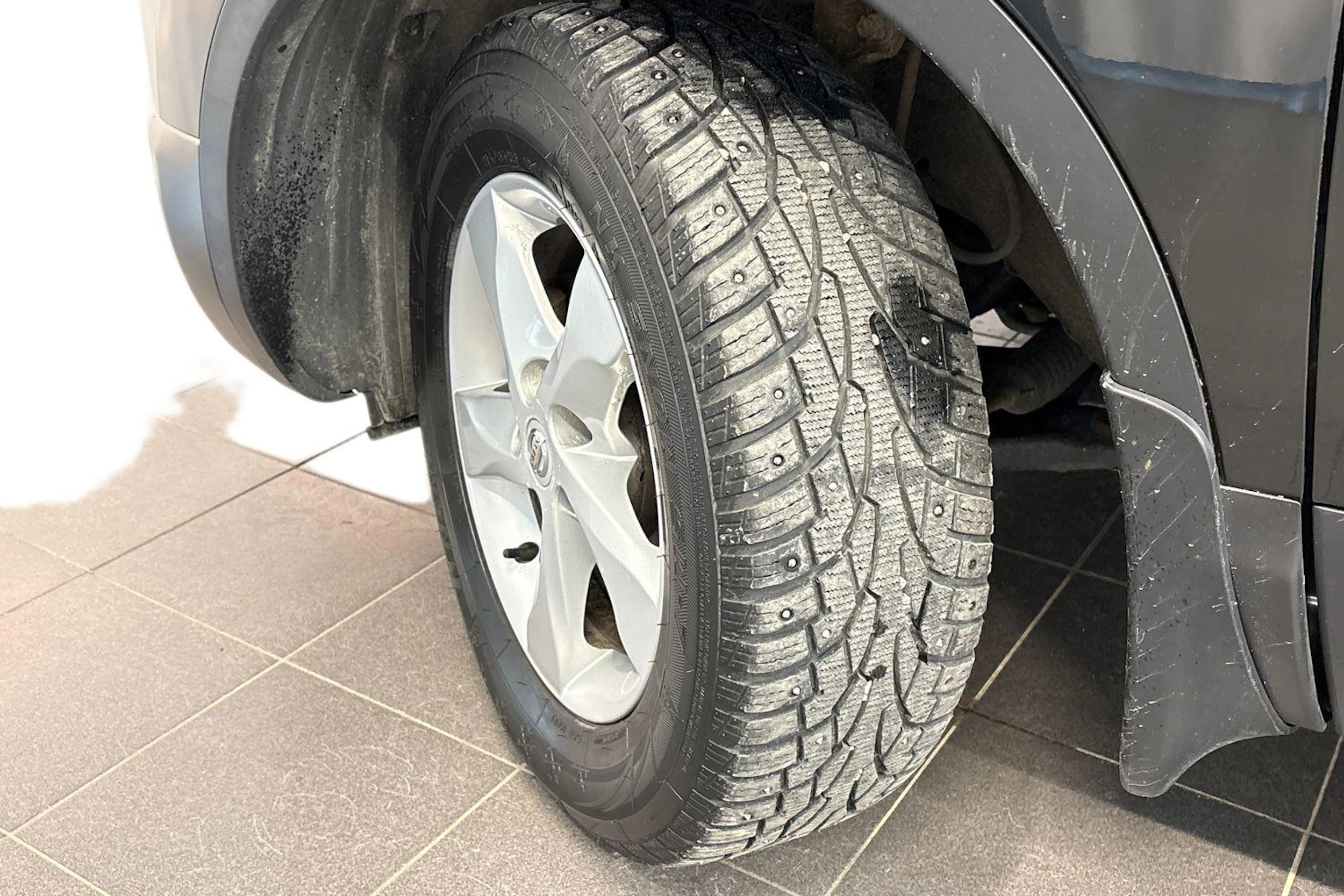 musta Nissan Qashqai+2 2011 kuva 9.