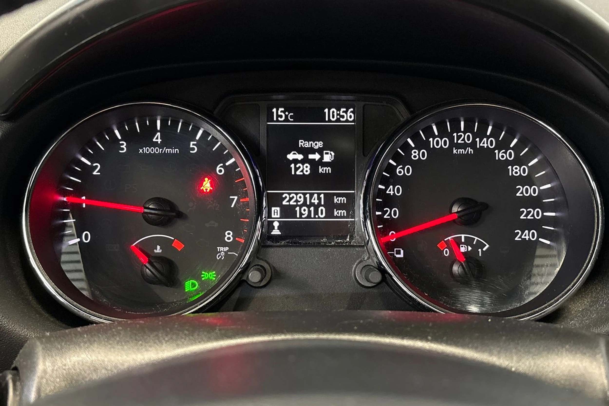 musta Nissan Qashqai+2 2011 kuva 15.