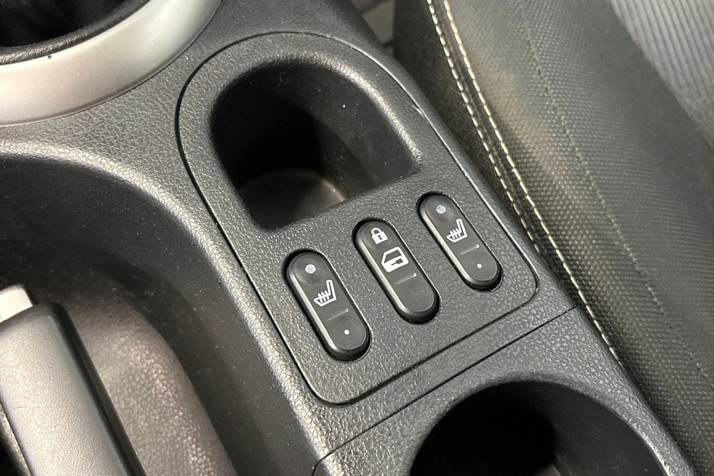 musta Nissan Qashqai+2 2011 kuva 18.