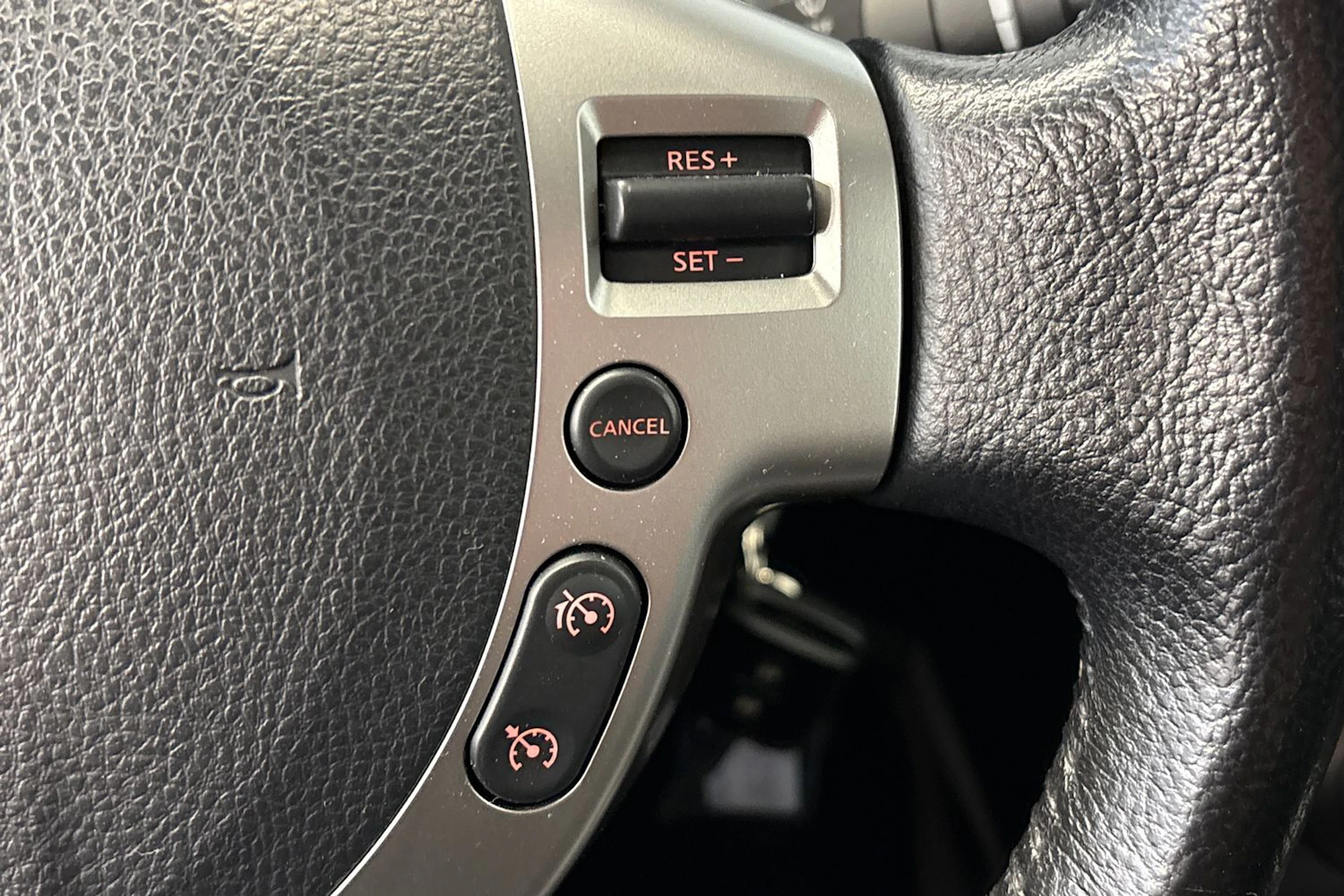 musta Nissan Qashqai+2 2011 kuva 20.